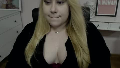 Snapshot of lushhailey chatting on 03-12-26, 02:50 Hailey online show from 03-12-26, 02:50