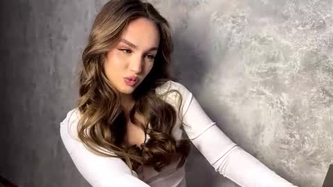 Snapshot of lushmira chatting on 10-19-25, 09:37 Mira online show from 10-19-25, 09:37