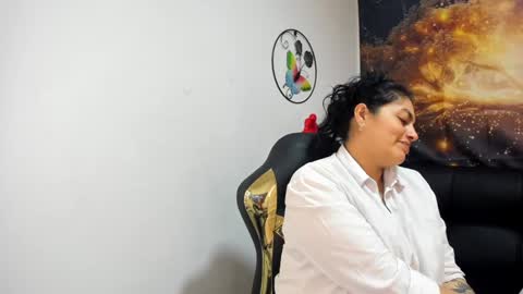 Snapshot of lust_mom chatting on 12-10-24, 05:00 Angela 3 online show from 12-10-24, 05:00