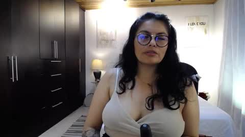 Snapshot of lust_mom chatting on 03-10-25, 11:27 Angela 3 online show from 03-10-25, 11:27