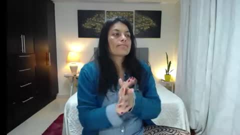 Snapshot of lust_mom chatting on 06-21-26, 01:08 Angela 3 online show from 06-21-26, 01:08