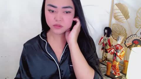 Snapshot of lustfuloffendertrina chatting on 05-28-26, 03:15 Trina online show from 05-28-26, 03:15