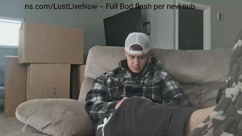 Snapshot of lustlivenow chatting on 02-25-26, 08:40 GUY --- GIRL online show from 02-25-26, 08:40