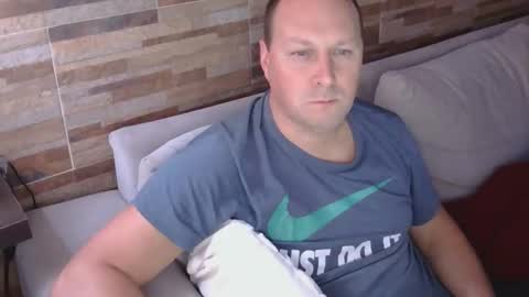 lustonfan online show from 04-23-26, 01:51