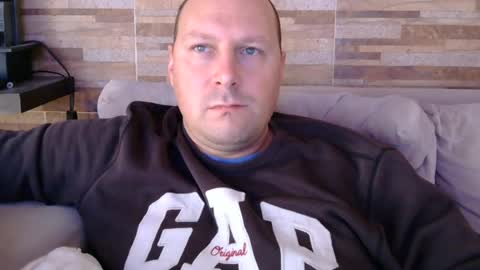 Snapshot of lustonfan chatting on 06-19-26, 11:58 lustonfan online show from 06-19-26, 11:58