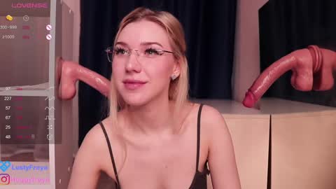 Snapshot of lusty_freya chatting on 02-13-25, 08:27 Freya online show from 02-13-25, 08:27