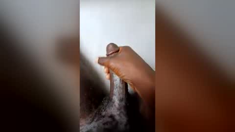 Snapshot of lustythebrown chatting on 07-19-26, 01:15 lustythebrown online show from 07-19-26, 01:15