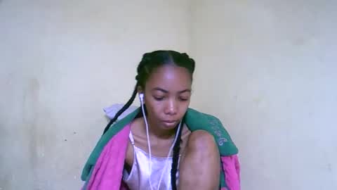 Snapshot of lutchia chatting on 09-16-25, 12:50 lutchia online show from 09-16-25, 12:50