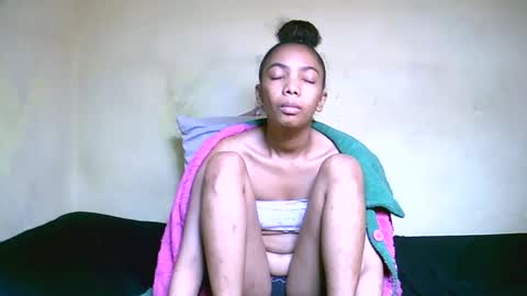 Snapshot of lutchia chatting on 09-28-25, 11:54 lutchia online show from 09-28-25, 11:54