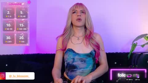 Lu Blossom online show from 01-06-26, 06:44