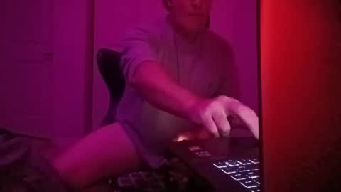 Snapshot of luv2toknstrok chatting on 09-30-25, 10:53 Luv2tokNstrok online show from 09-30-25, 10:53