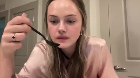 Snapshot of luvaimee chatting on 02-02-26, 02:32 Aimee online show from 02-02-26, 02:32