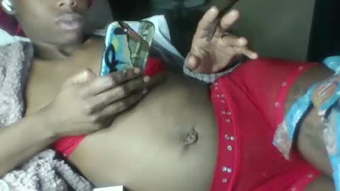 Snapshot of luvbug555 chatting on 12-19-25, 09:05 luvbug555 online show from 12-19-25, 09:05