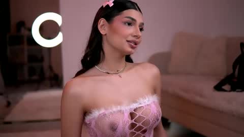 Snapshot of luvcaprice chatting on 04-18-26, 06:45 Caprice online show from 04-18-26, 06:45