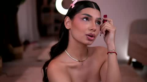Snapshot of luvcaprice chatting on 04-18-26, 07:58 Caprice online show from 04-18-26, 07:58