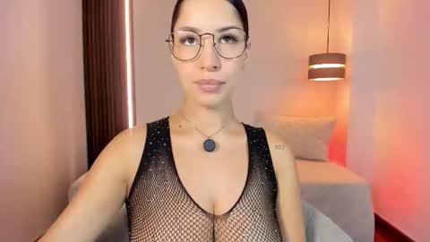 Snapshot of luvely_unique chatting on 01-08-26, 09:50 Lu. online show from 01-08-26, 09:50