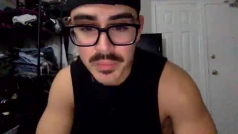 Snapshot of luvrboy77 chatting on 06-10-26, 06:23 luvrboy77 online show from 06-10-26, 06:23