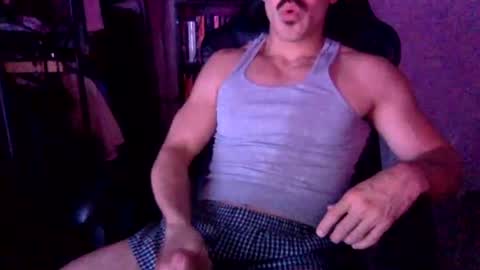 Snapshot of luvrboy77 chatting on 08-01-26, 05:40 luvrboy77 online show from 08-01-26, 05:40