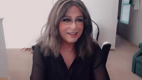 Britney online show from 10-17-25, 05:04