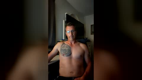 Snapshot of luvsmokeproductions chatting on 07-16-26, 02:50 SmokeLuv online show from 07-16-26, 02:50