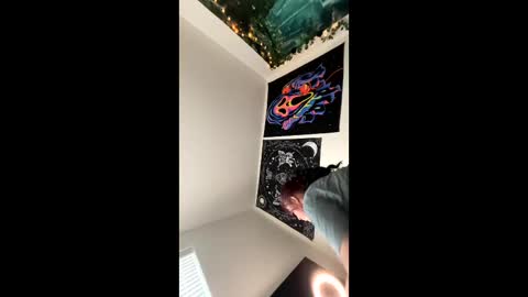 Snapshot of luvvvmia chatting on 10-26-25, 04:57 luvvvmia online show from 10-26-25, 04:57