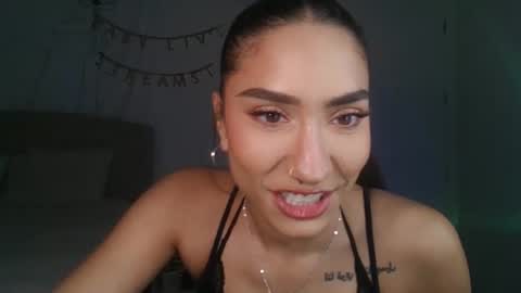 Snapshot of luvvvxliv chatting on 11-24-25, 12:10 Liv 3 online show from 11-24-25, 12:10