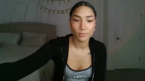 Snapshot of luvvvxliv chatting on 12-05-25, 04:14 Liv 3 online show from 12-05-25, 04:14