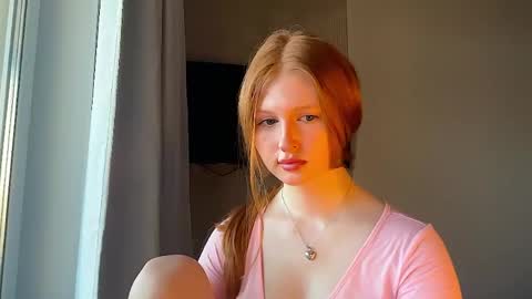Snapshot of lux_angel chatting on 06-02-26, 12:01 lux_angel online show from 06-02-26, 12:01
