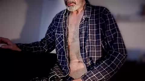 Snapshot of lux_dei chatting on 10-19-25, 03:45 Im a - CAMGUY YOU LIKE to FUCK online show from 10-19-25, 03:45