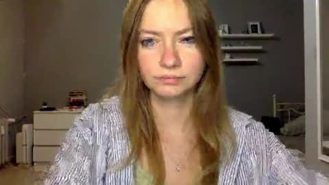 Snapshot of lux_millie chatting on 02-17-26, 09:54 Millie online show from 02-17-26, 09:54