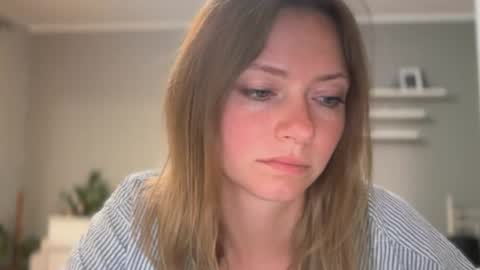 Snapshot of lux_millie chatting on 07-29-26, 09:02 Millie online show from 07-29-26, 09:02