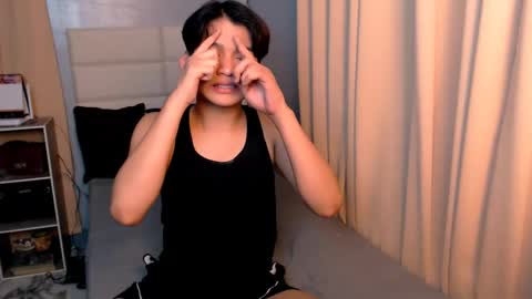 queen lux online show from 03-06-25, 05:22