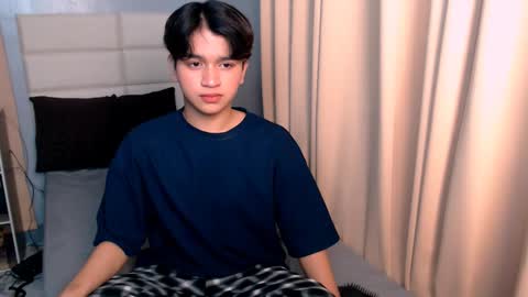 queen lux online show from 03-08-25, 08:57