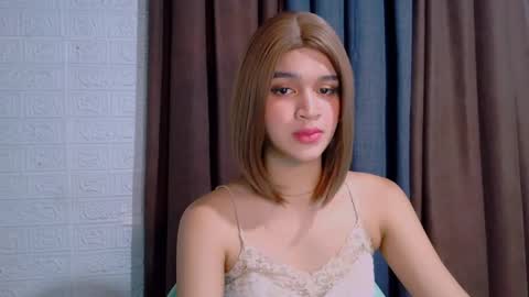 queen lux online show from 04-05-26, 03:36