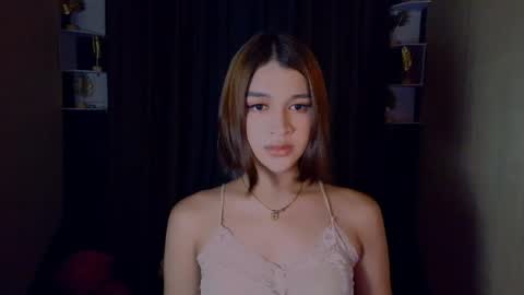 Snapshot of lux_white chatting on 05-07-26, 04:01 queen lux online show from 05-07-26, 04:01