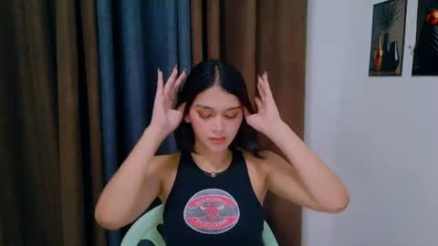 Snapshot of lux_white chatting on 07-02-26, 02:45 queen lux online show from 07-02-26, 02:45
