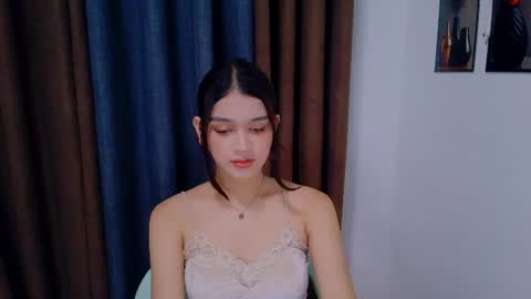 Snapshot of lux_white chatting on 07-06-26, 03:47 queen lux online show from 07-06-26, 03:47
