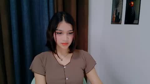 Snapshot of lux_white chatting on 07-12-26, 12:34 queen lux online show from 07-12-26, 12:34