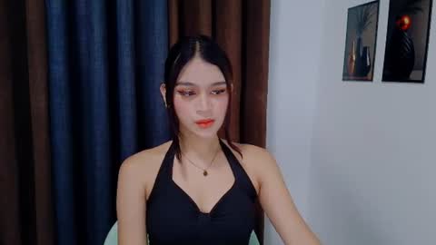 Snapshot of lux_white chatting on 07-14-26, 10:48 queen lux online show from 07-14-26, 10:48