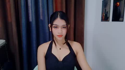 Snapshot of lux_white chatting on 07-20-26, 11:40 queen lux online show from 07-20-26, 11:40