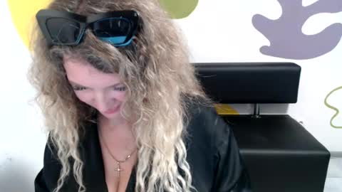 Donna online show from 07-06-26, 11:51