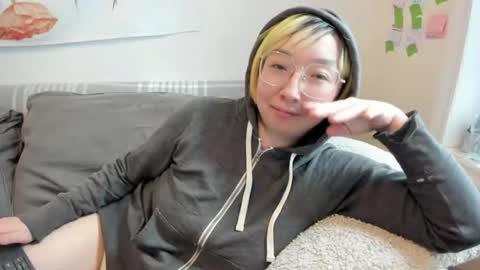 LuxGray online show from 06-19-26, 07:50