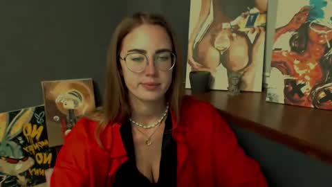 Snapshot of luxie_queen chatting on 06-12-26, 01:54 Katie online show from 06-12-26, 01:54