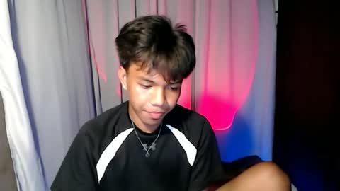 Snapshot of luxirfy_xx chatting on 04-27-26, 05:44 luxirfy online show from 04-27-26, 05:44