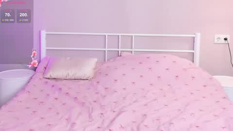 Snapshot of luxmeltmoon chatting on 01-15-26, 07:46 Selena online show from 01-15-26, 07:46