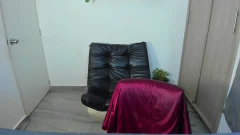 Snapshot of luxrx chatting on 05-08-26, 07:08 luxrx online show from 05-08-26, 07:08