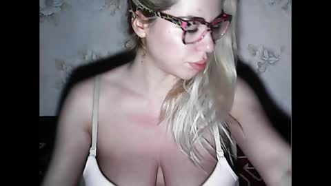 Snapshot of luxsonyastar chatting on 12-01-24, 08:31 LuxSonyaStar online show from 12-01-24, 08:31