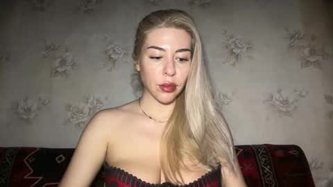 Snapshot of luxsonyastar chatting on 05-07-26, 08:25 LuxSonyaStar online show from 05-07-26, 08:25