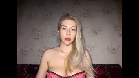 Snapshot of luxsonyastar chatting on 05-16-26, 08:07 LuxSonyaStar online show from 05-16-26, 08:07