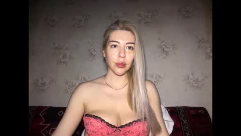 Snapshot of luxsonyastar chatting on 05-19-26, 12:33 LuxSonyaStar online show from 05-19-26, 12:33